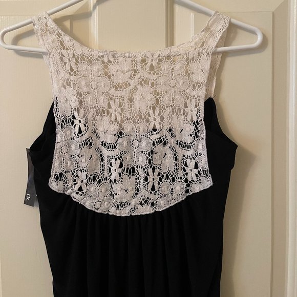 Brand New RK Black and White Sleeveless Top Size Small - Picture 4 of 4